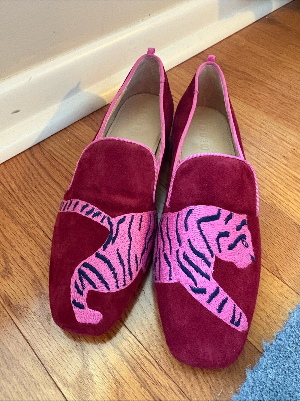 Boden Oxblood Tiger Slipper Cut Loafers Women’s Size 38, EUC, Pink